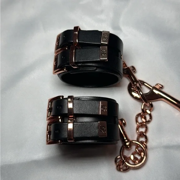 Honey Birdette Hand Cuffs - Picture 1 of 3